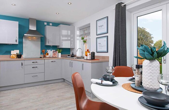 3 Bedroom End Of Terrace House For Sale In Phoenix Lane, Fernwood, Newark, NG24