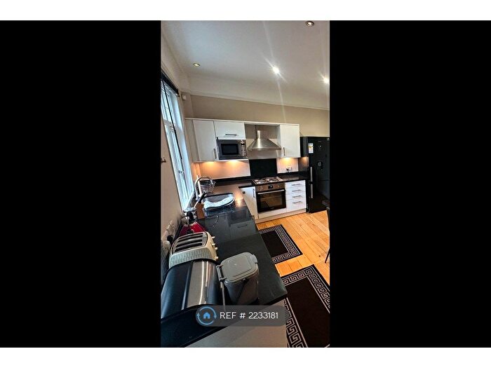 3 Bedroom Flat To Rent In Windsor Forest Court, Ascot, SL5