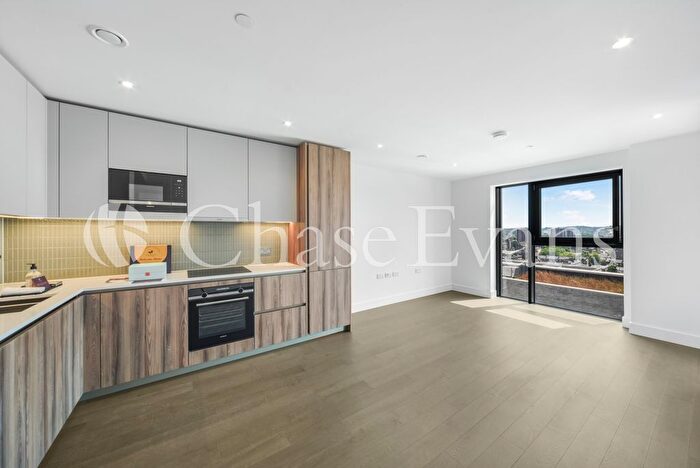 1 Bedroom Flat To Rent In Hawksbury Heights, Park &amp; Sayer, Elephant And Castle, SE17