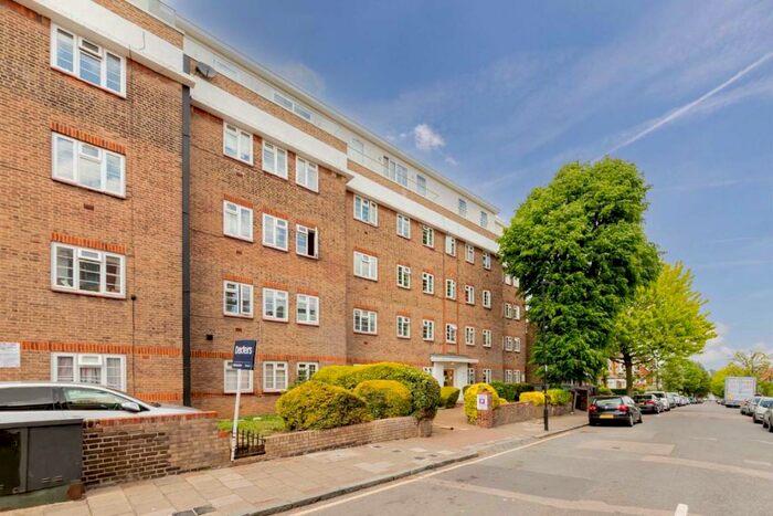 2 Bedroom Flat To Rent In Colney Hatch Lane, London, N10