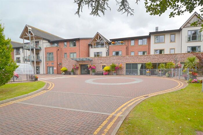 2 Bedroom Flat For Sale In Clarence Park, Malvern, WR14