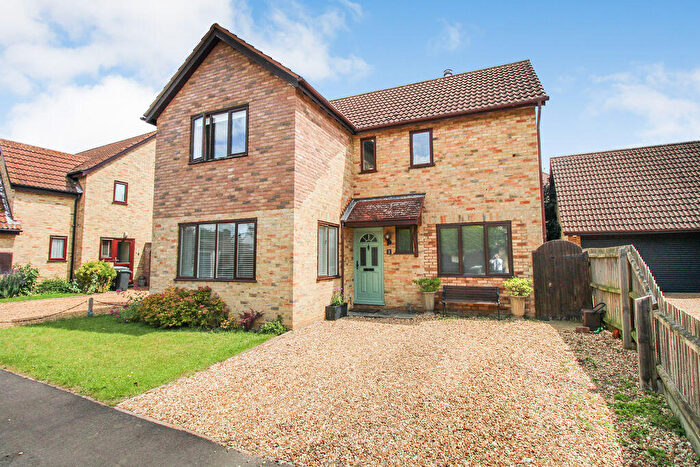 4 Bedroom Detached House For Sale In Queens Close, Northill, SG18