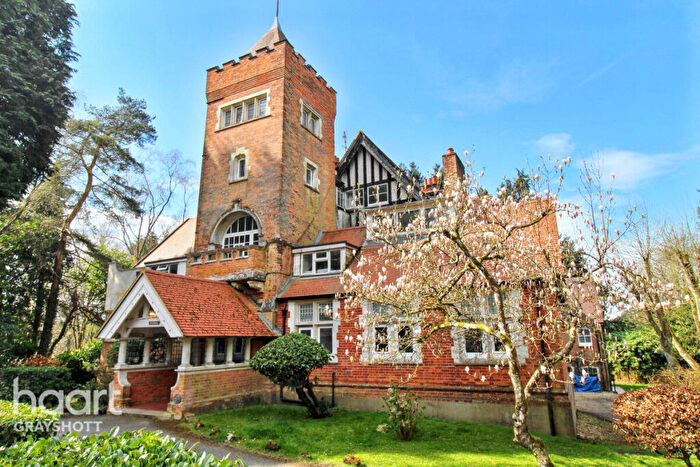 1 Bedroom Apartment For Sale In Tower Road, Hindhead, GU26