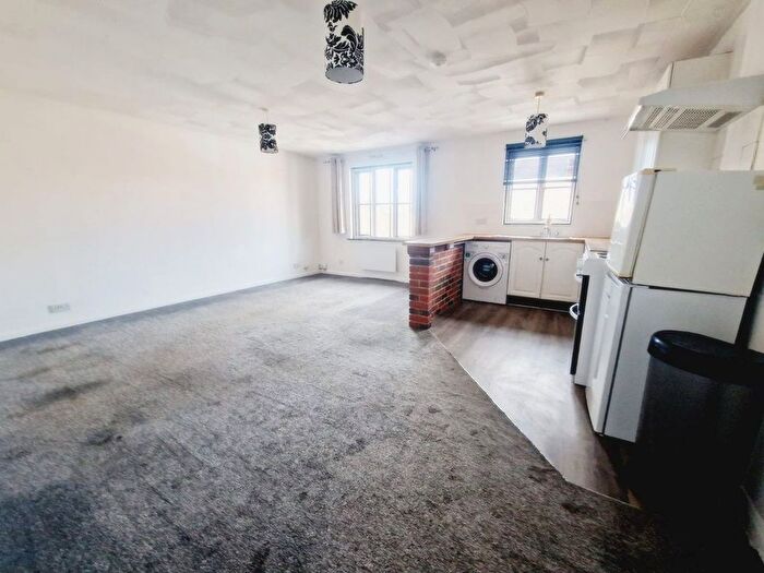 1 Bedroom Flat To Rent In London Road, Grays, Essex, Yd, Uk, RM17