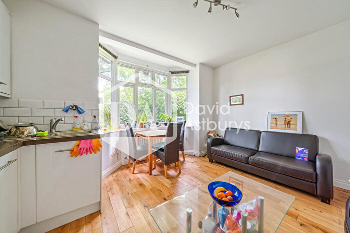 3 Bedroom Apartment To Rent In Carleton Road, Camden Kentish Town Tufnell Park, London, N7