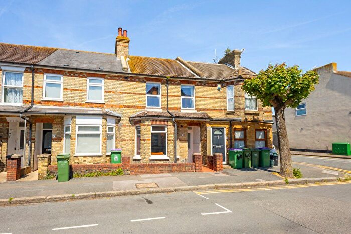 3 Bedroom Terraced House For Sale In Warren Road, Folkestone, CT19