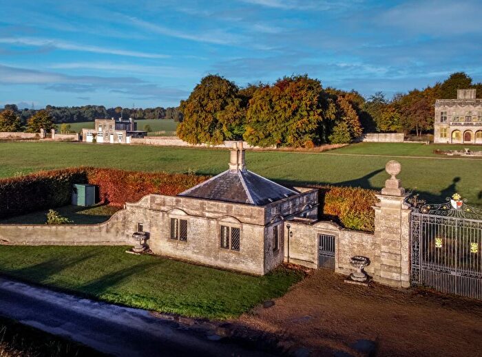 2 Bedroom Detached House To Rent In Deer Park Lodge, Lodge Park, Sherborne, Gloucestershire, GL54