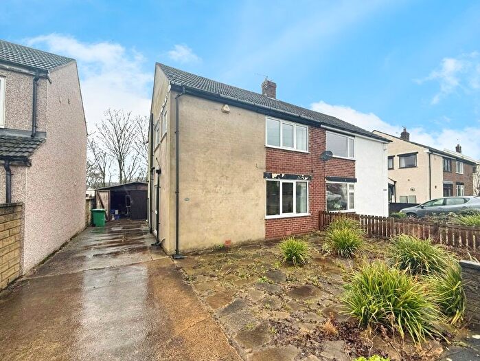 3 Bedroom Semi Detached House For Sale In Fyfe Crescent, Baildon, Shipley, BD17
