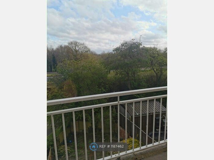 2 Bedroom Maisonette To Rent In Whitehall Close, Canterbury, CT2