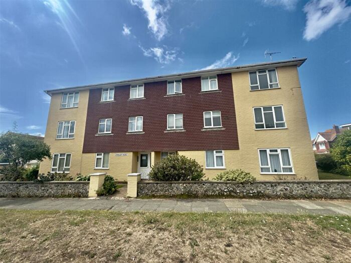 2 Bedroom Flat To Rent In Connaught Road, Seaford, BN25