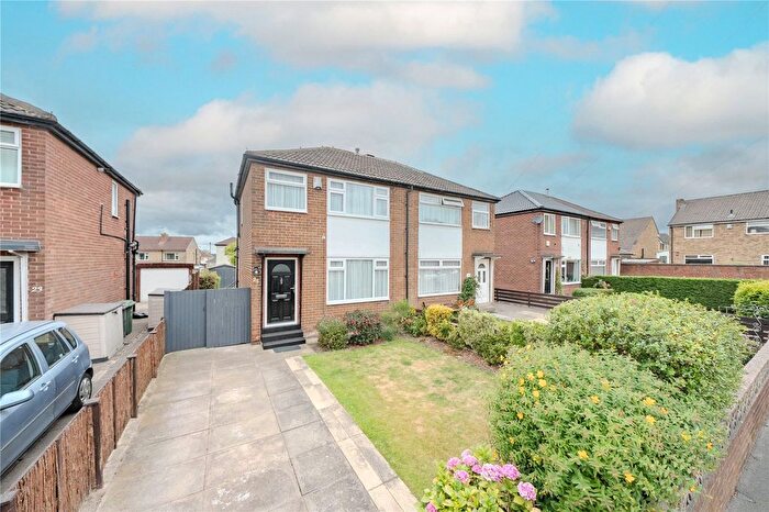 3 Bedroom Semi-detached House For Sale In Uppermoor Close, Pudsey, West Yorkshire, LS28