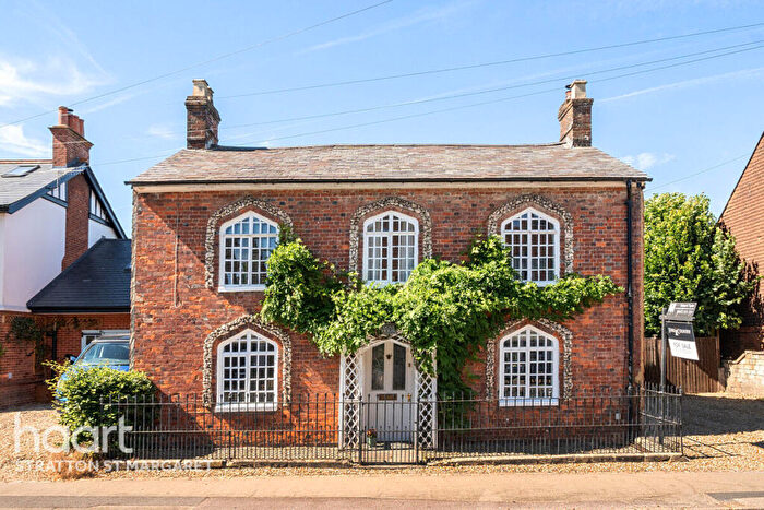4 Bedroom Detached House For Sale In London Road, Marlborough, SN8