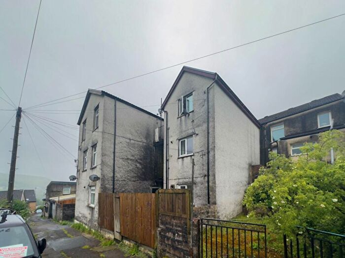 1 Bedroom Flat For Sale In Flat East Court, East Road, Tylerstown, Ferndale, Mid Glamorgan, CF43
