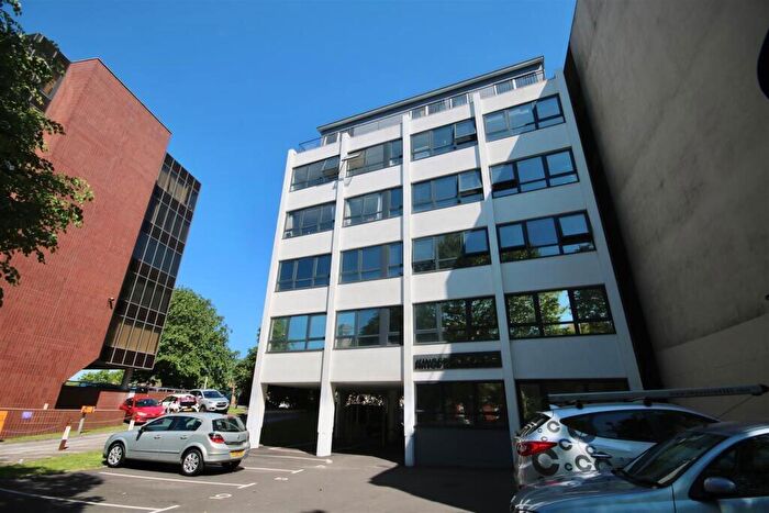 2 Bedroom Apartment For Sale In - Kingston Crescent, Portsmouth, Hampshire, PO2
