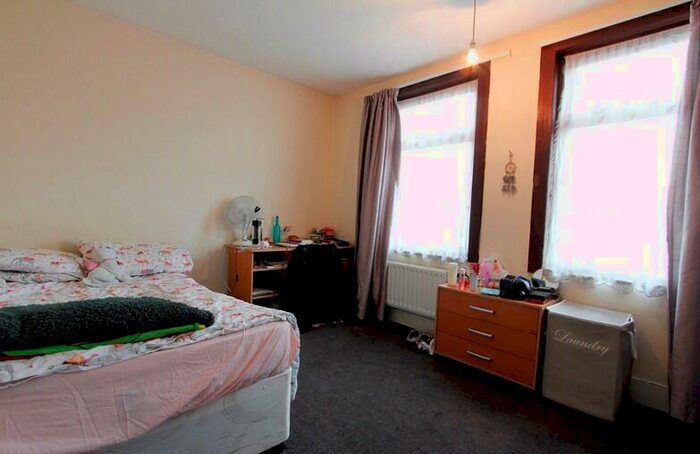 4 Bedroom Terraced House To Rent In Grange Avenue, Reading, Berkshire, RG6