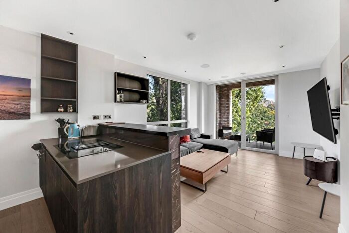 2 Bedroom Apartment For Sale In Espalier Gardens, Kilburn, NW6