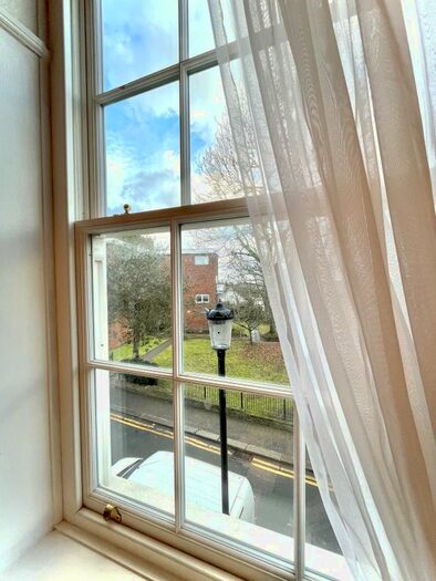 4 Bedroom Flat To Rent In The Green, London, N21