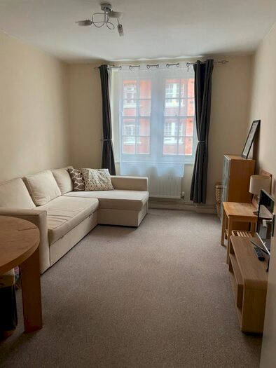 1 Bedroom Flat To Rent In Tavistock Place, London, WC1H