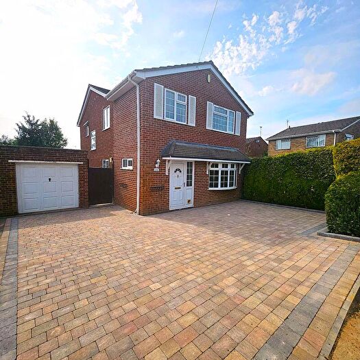 4 Bedroom Detached House To Rent In Lavender Way, Widmer End, HP15