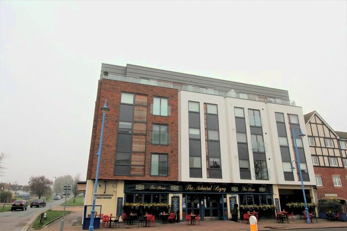 2 Bedroom Flat To Rent In Darkes Lane, Potters Bar, EN6