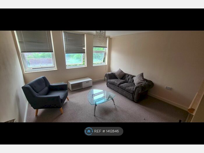 1 Bedroom Flat To Rent In Newport Street, Swindon, SN1