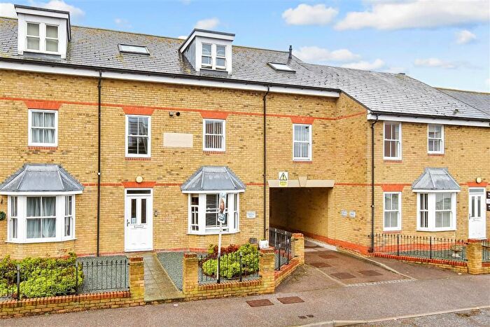 2 Bedroom Flat For Sale In Park Road, Herne Bay, Kent, CT6