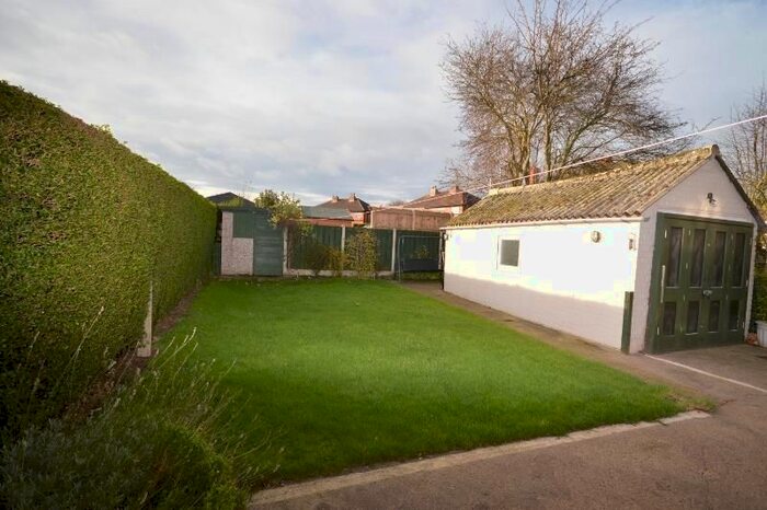 3 Bedroom Semi-Detached House To Rent In Long Crest, Pontefract, WF8