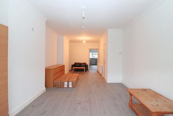 5 Bedroom Detached House To Rent In Douglas Road, Surbiton, KT6
