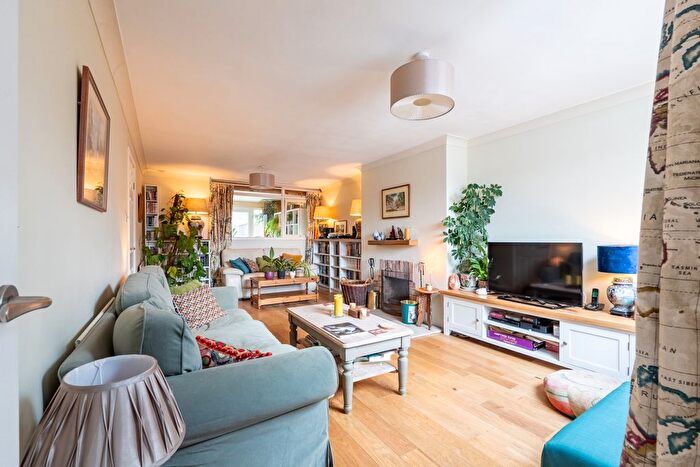 3 Bedroom End Of Terrace House For Sale In Hill View, Carterton, Oxfordshire, OX18