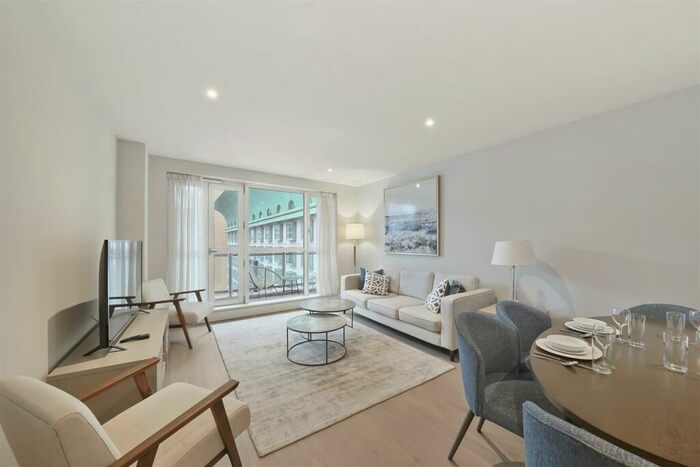 2 Bedroom Apartment To Rent In Circus Apartments, Canary Wharf, E14