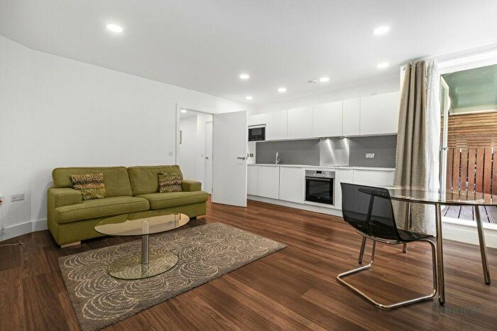 1 Bedroom Flat To Rent In Market Road, Islington, London, N7