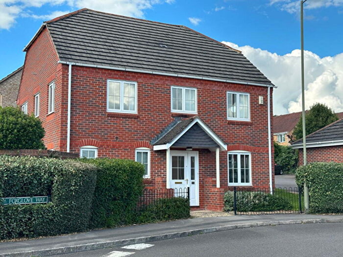 4 Bedroom Detached House To Rent In Foxglove Way, Thatcham, RG18