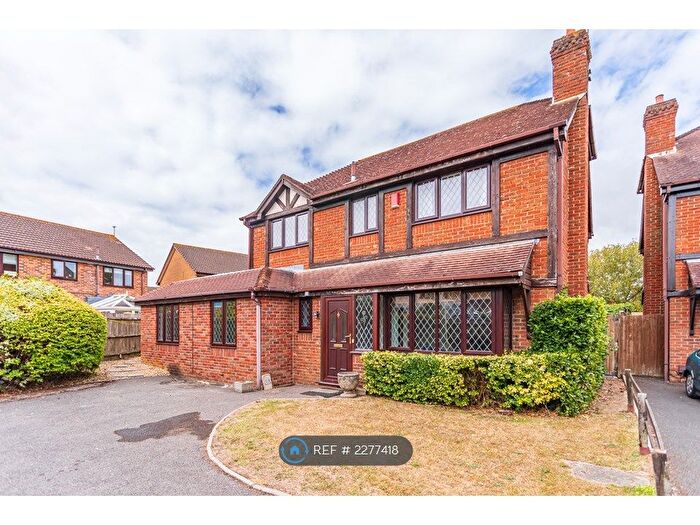 8 Bedroom Detached House To Rent In Charlotte Close, Poole, BH12