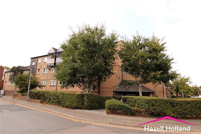 1 Bedroom Flat For Sale In The Spinney, Swanley, Kent, BR8
