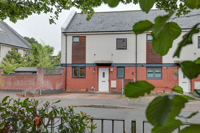 2 Bedroom End Of Terrace House For Sale In Oak Tree Gardens, Braintree, CM7