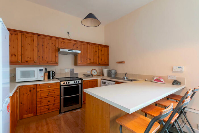 3 Bedroom Flat To Rent In L &#; West Preston Street, Edinburgh, EH8