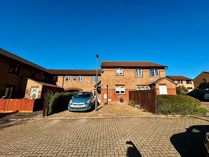 2 Bedroom Terraced House For Sale In Hexham Gardens, Bletchley, Milton Keynes, MK3