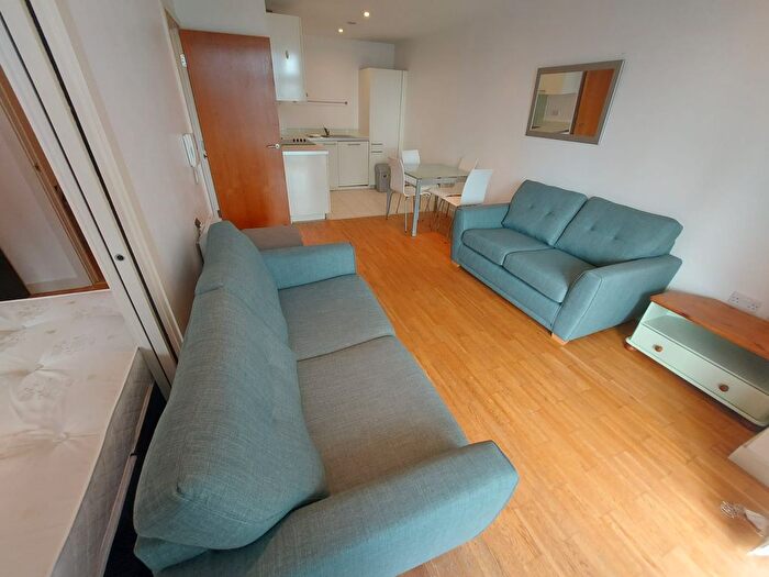 2 Bedroom Flat To Rent In Kelso Place, St Georges Island, Manchester, M15