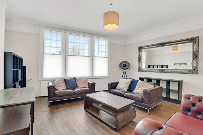 3 Bedroom Maisonette To Rent In Broomhill Road, Wandsworth Park, SW18