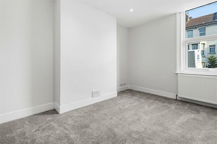 1 Bedroom Flat For Sale In Langney Road, Eastbourne, BN21
