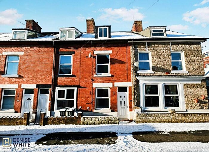 3 Bedroom Town House For Sale In Gladstone Street, Leek, Staffordshire, ST13