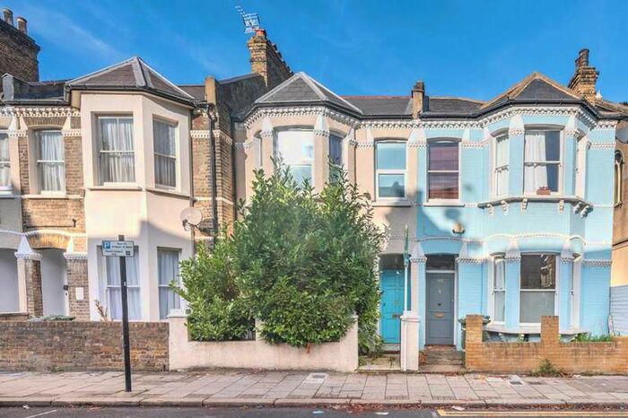 4 Bedroom House To Rent In Landor Road, Clapham North, SW9