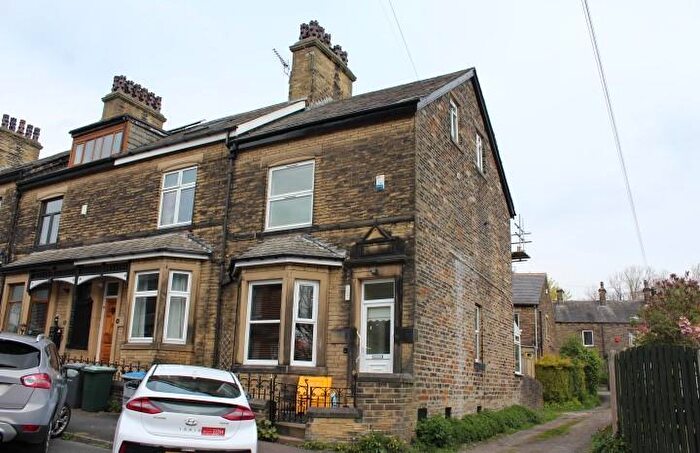4 Bedroom End Of Terrace House For Sale In Grange Avenue, Allerton, Bradford, BD15