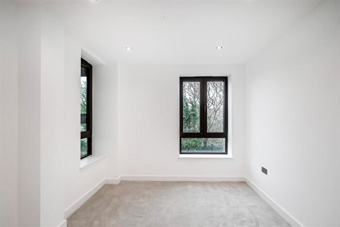 2 Bedroom Apartment To Rent In Quarter Four, Larkshall Road, Chingford, E4