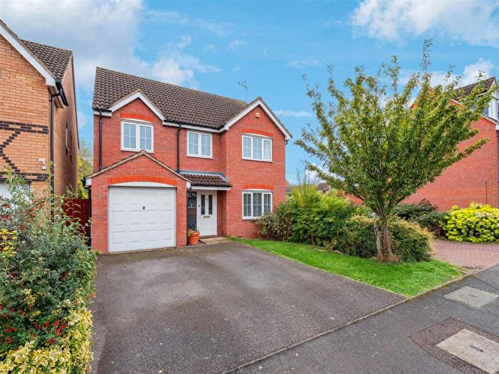4 Bedroom Detached House For Sale In Mannock Way, Leighton Buzzard, Bedfordshire, LU7