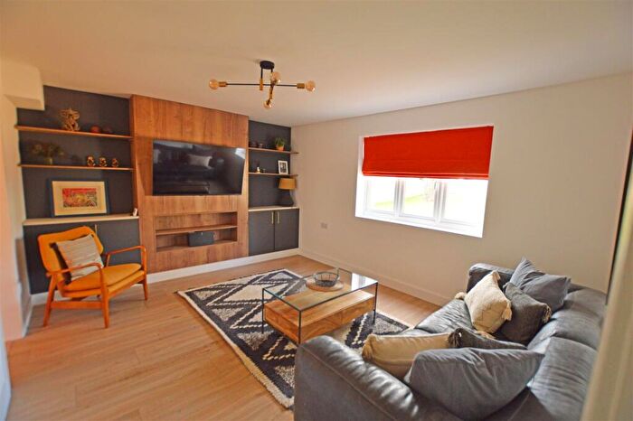 4 Bedroom Detached House For Sale In Broadgate, Whaplode Drove, PE12