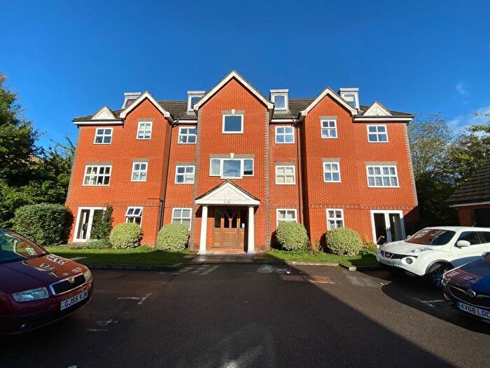 2 Bedroom Apartment To Rent In Vale Farm Road, GU21