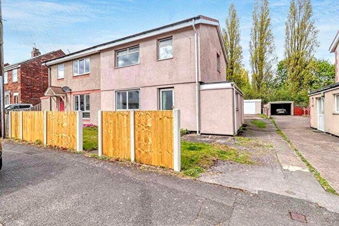 3 Bedroom Semi-Detached House For Sale In Hampton Road, Scunthorpe, Lincoln, Lincolnshire, DN16