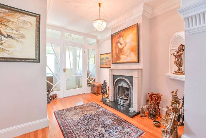 5 Bedroom Semi-Detached House For Sale In Peter Avenue, Willesden Green, London, NW10
