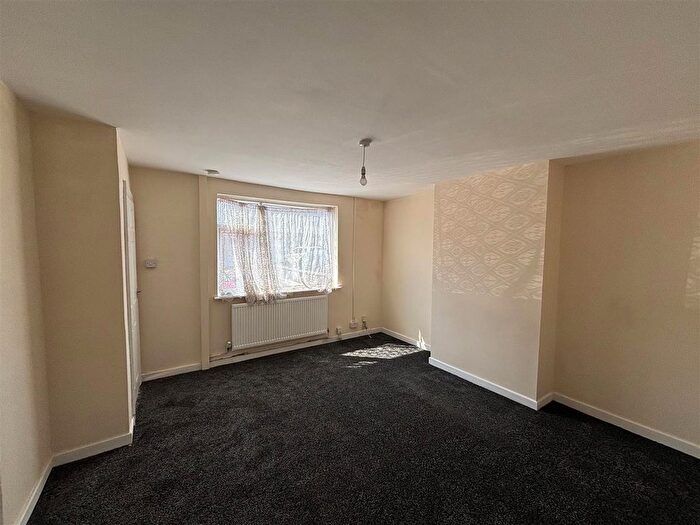 3 Bedroom Terraced House To Rent In Barnett Road, Willenhall, WV13